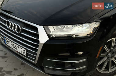 Позашляховик / Кросовер Audi Q7 2018 в 
