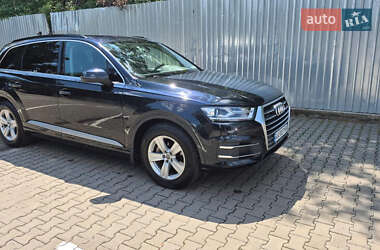 Внедорожник / Кроссовер Audi Q7 2015 в 