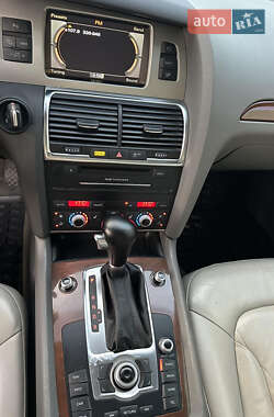 Внедорожник / Кроссовер Audi Q7 2010 в 