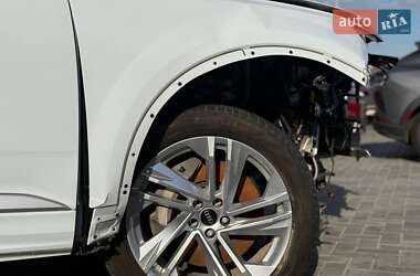 Внедорожник / Кроссовер Audi Q7 2021 в 