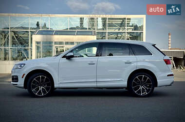 Позашляховик / Кросовер Audi Q7 2017 в 