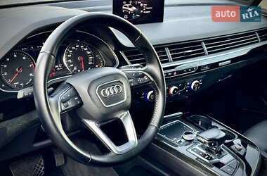 Позашляховик / Кросовер Audi Q7 2017 в 
