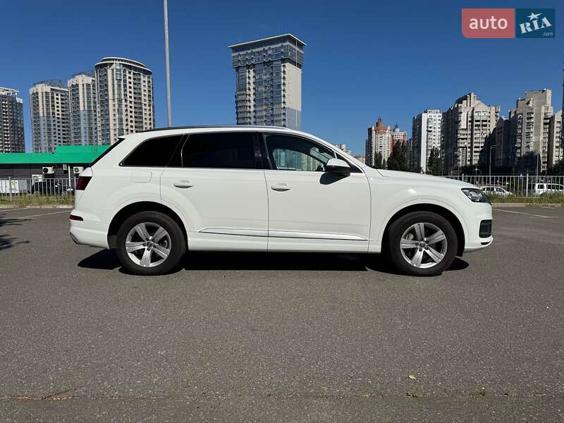 Внедорожник / Кроссовер Audi Q7 2018 в Киеве