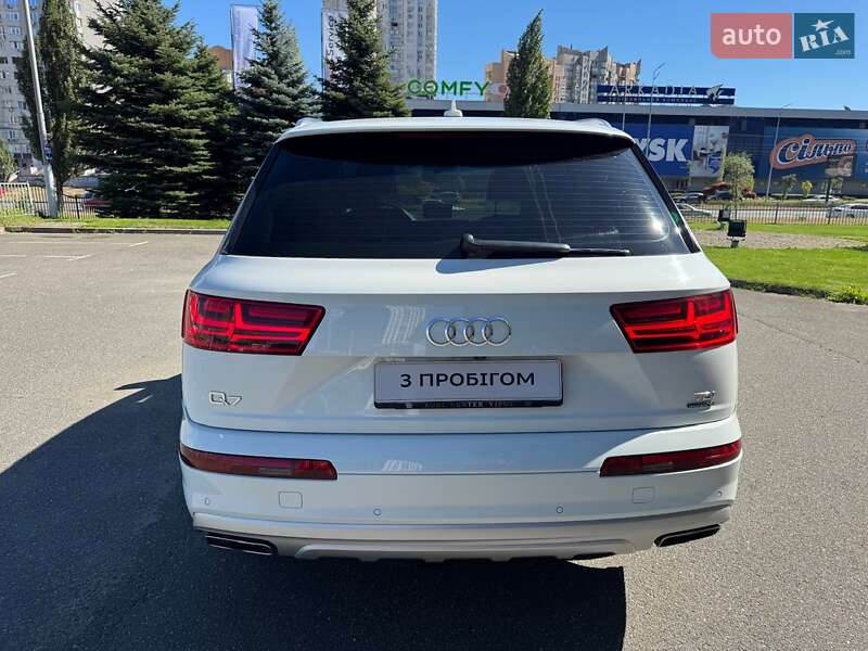 Внедорожник / Кроссовер Audi Q7 2018 в Киеве