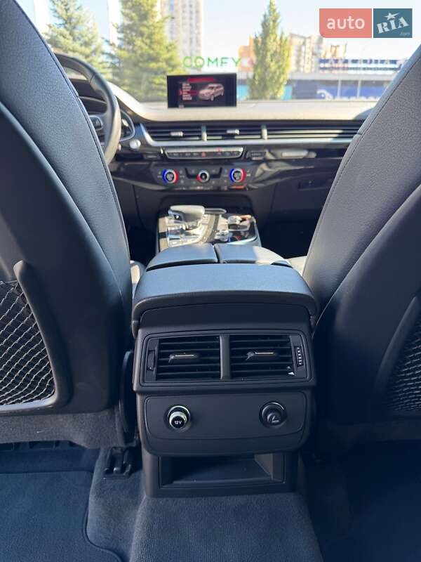 Внедорожник / Кроссовер Audi Q7 2018 в Киеве