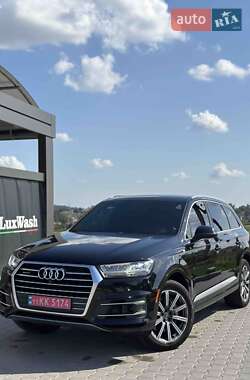 Позашляховик / Кросовер Audi Q7 2017 в 