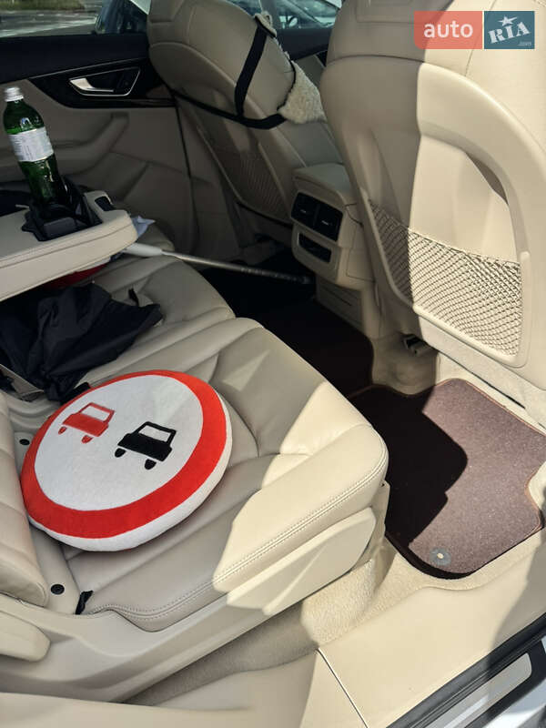 Позашляховик / Кросовер Audi Q7 2016 в Дрогобичі