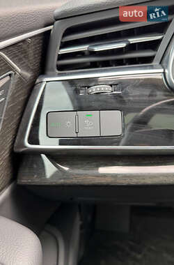 Позашляховик / Кросовер Audi Q7 2022 в 
