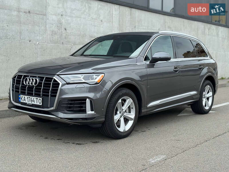 Позашляховик / Кросовер Audi Q7 2020 в 