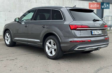 Позашляховик / Кросовер Audi Q7 2020 в 