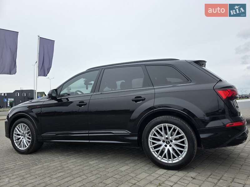 Позашляховик / Кросовер Audi Q7 2020 в Луцьку
