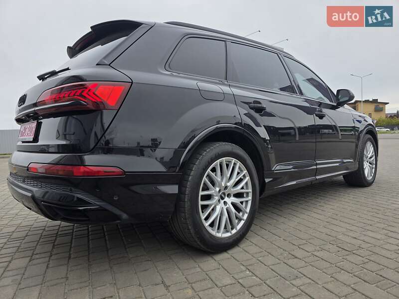 Позашляховик / Кросовер Audi Q7 2020 в Луцьку