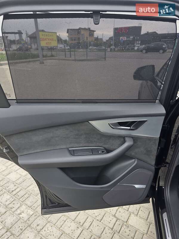 Позашляховик / Кросовер Audi Q7 2020 в Луцьку