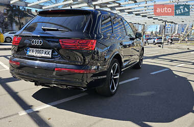 Внедорожник / Кроссовер Audi Q7 2018 в 