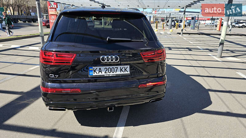 Позашляховик / Кросовер Audi Q7 2018 в Обухові