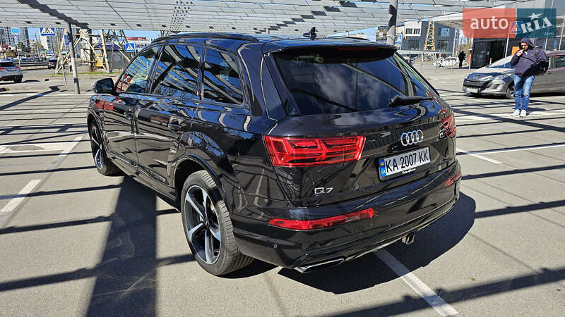 Позашляховик / Кросовер Audi Q7 2018 в Обухові