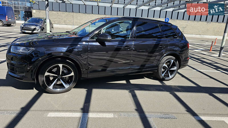 Позашляховик / Кросовер Audi Q7 2018 в Обухові
