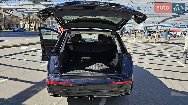 Позашляховик / Кросовер Audi Q7 2018 в Обухові