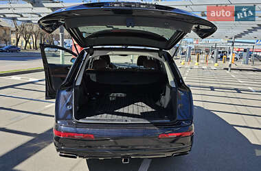 Внедорожник / Кроссовер Audi Q7 2018 в 