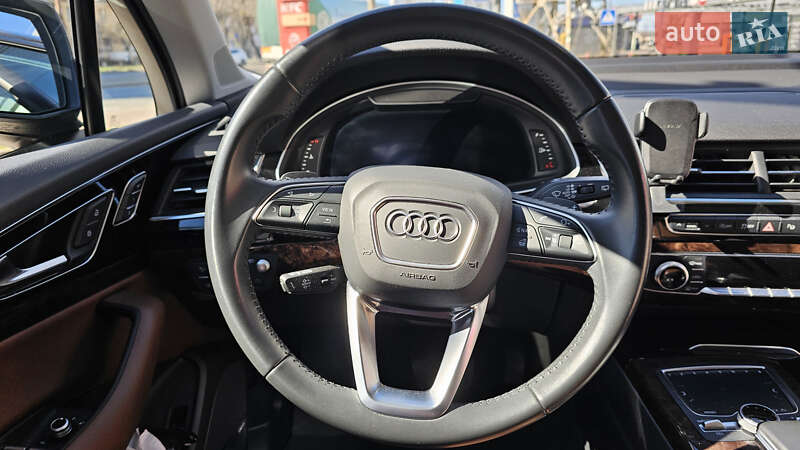 Позашляховик / Кросовер Audi Q7 2018 в Обухові