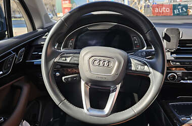 Внедорожник / Кроссовер Audi Q7 2018 в 