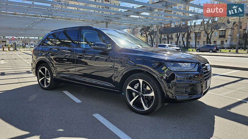 Позашляховик / Кросовер Audi Q7 2018 в Обухові