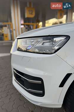 Внедорожник / Кроссовер Audi Q7 2016 в 