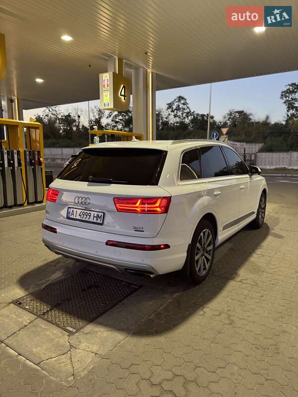 Позашляховик / Кросовер Audi Q7 2016 в Києві