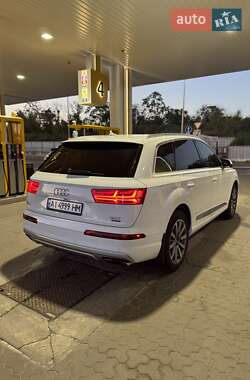 Внедорожник / Кроссовер Audi Q7 2016 в 