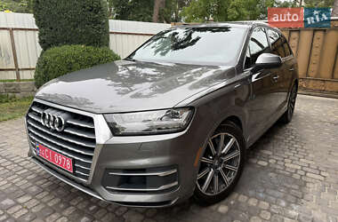 Внедорожник / Кроссовер Audi Q7 2017 в 