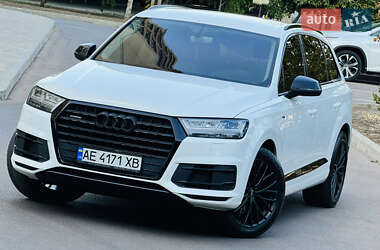Позашляховик / Кросовер Audi Q7 2016 в 