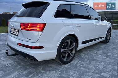 Позашляховик / Кросовер Audi Q7 2016 в 