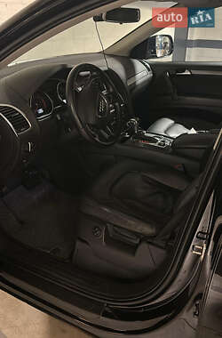 Позашляховик / Кросовер Audi Q7 2011 в 