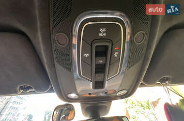 Внедорожник / Кроссовер Audi Q7 2016 в 