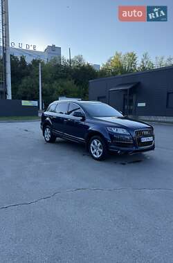 Внедорожник / Кроссовер Audi Q7 2012 в 