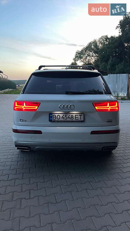 Позашляховик / Кросовер Audi Q7 2015 в Тернополі