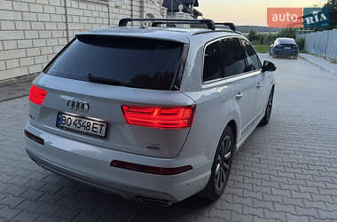 Внедорожник / Кроссовер Audi Q7 2015 в 