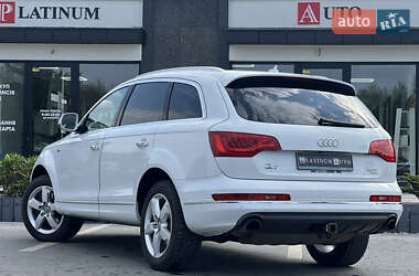 Позашляховик / Кросовер Audi Q7 2015 в 