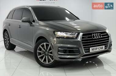 Позашляховик / Кросовер Audi Q7 2017 в 