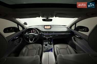 Позашляховик / Кросовер Audi Q7 2017 в 