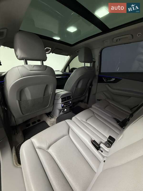 Позашляховик / Кросовер Audi Q7 2017 в Одесі