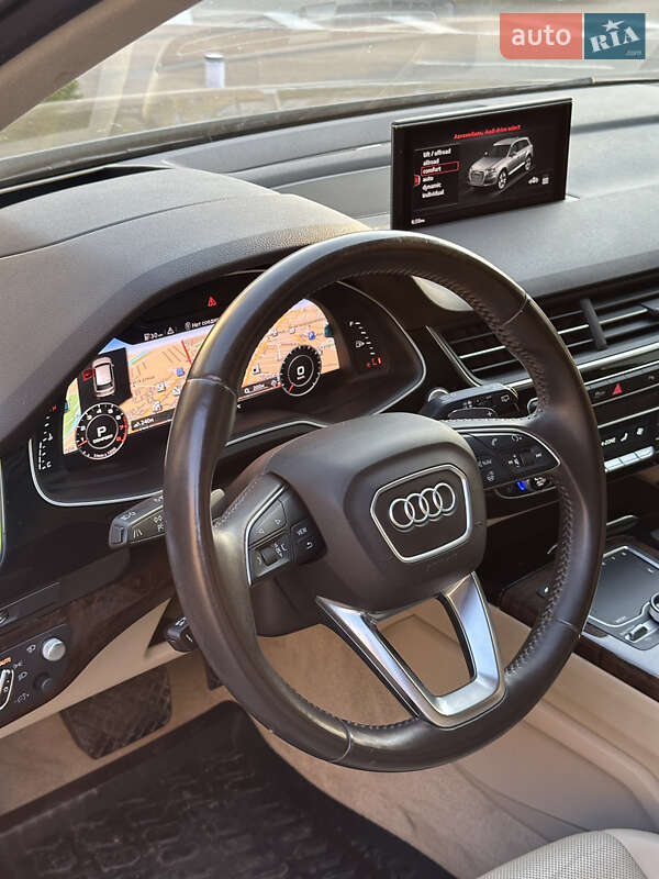 Позашляховик / Кросовер Audi Q7 2016 в Івано-Франківську