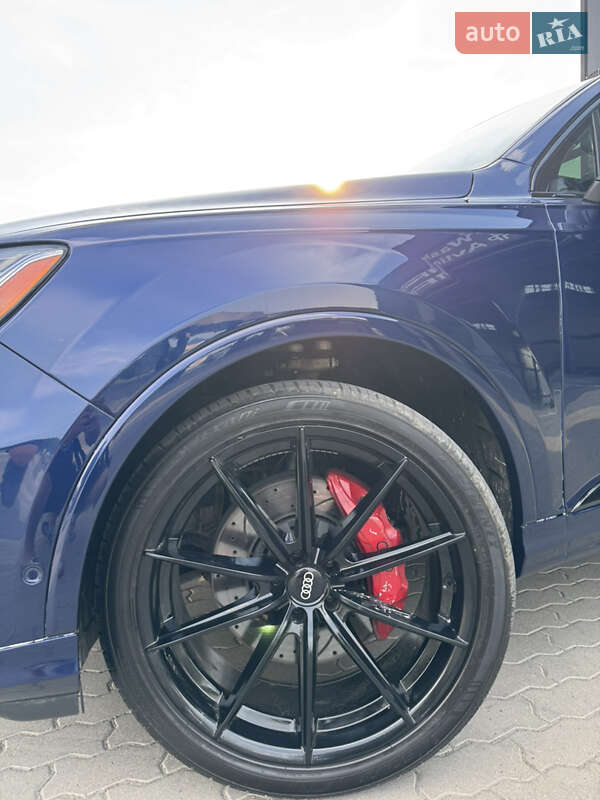Позашляховик / Кросовер Audi Q7 2019 в Ужгороді
