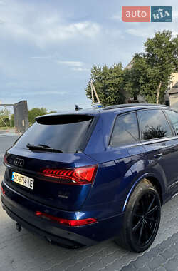 Позашляховик / Кросовер Audi Q7 2019 в 
