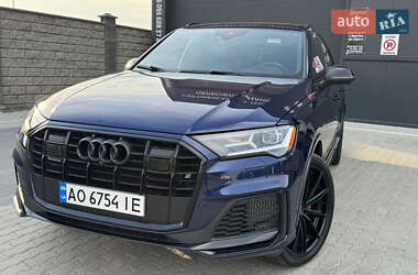 Позашляховик / Кросовер Audi Q7 2019 в 