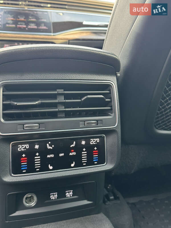 Позашляховик / Кросовер Audi Q7 2019 в Ужгороді