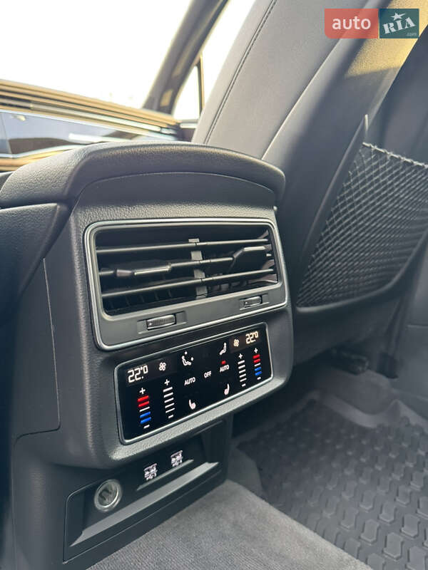 Позашляховик / Кросовер Audi Q7 2019 в Ужгороді