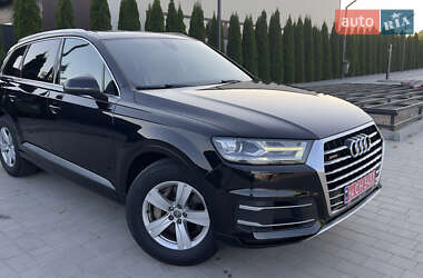 Позашляховик / Кросовер Audi Q7 2017 в 