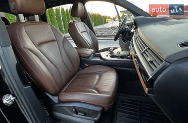 Позашляховик / Кросовер Audi Q7 2017 в 