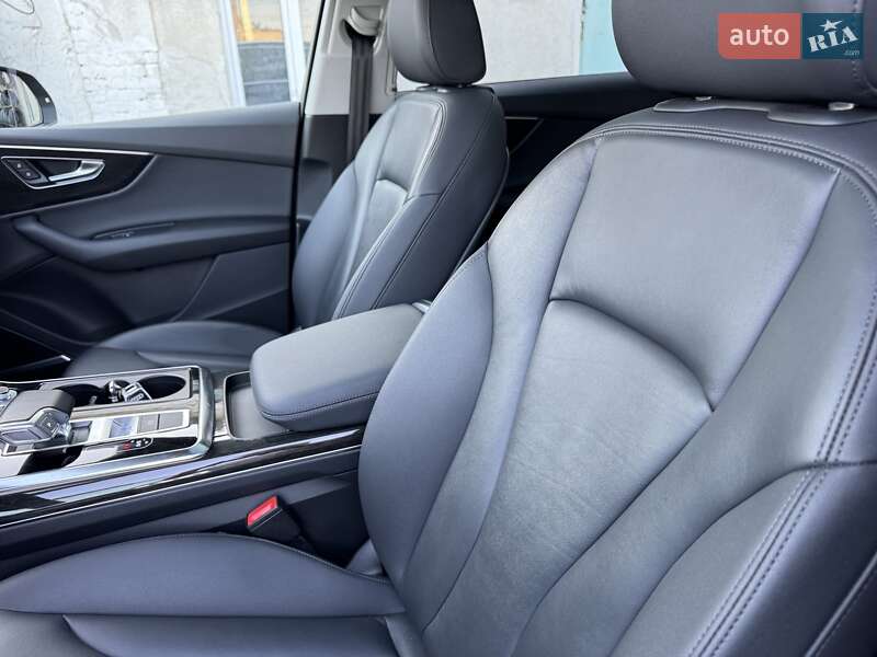 Позашляховик / Кросовер Audi Q7 2022 в Тернополі